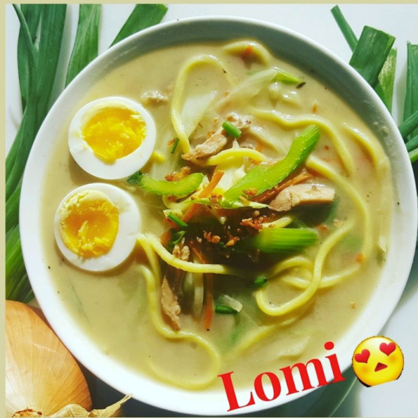 Chicken Lomi with Pandesal
